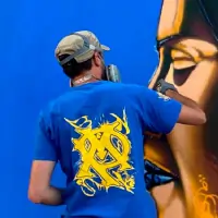 Lerwhile painting graffiti